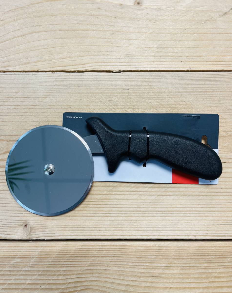 ROULETTE POUR TARTES FLAMBEES ET PIZZAS - ATF Brumath près Hochfelden Bas Rhin