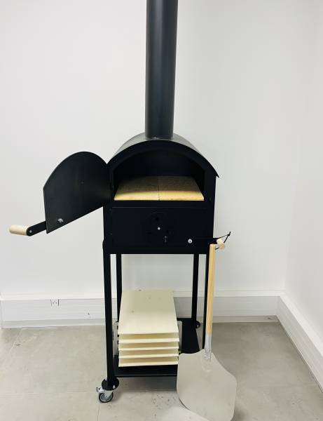 Location four 1 tarte,  pelle, râtelier avec planches de préparation